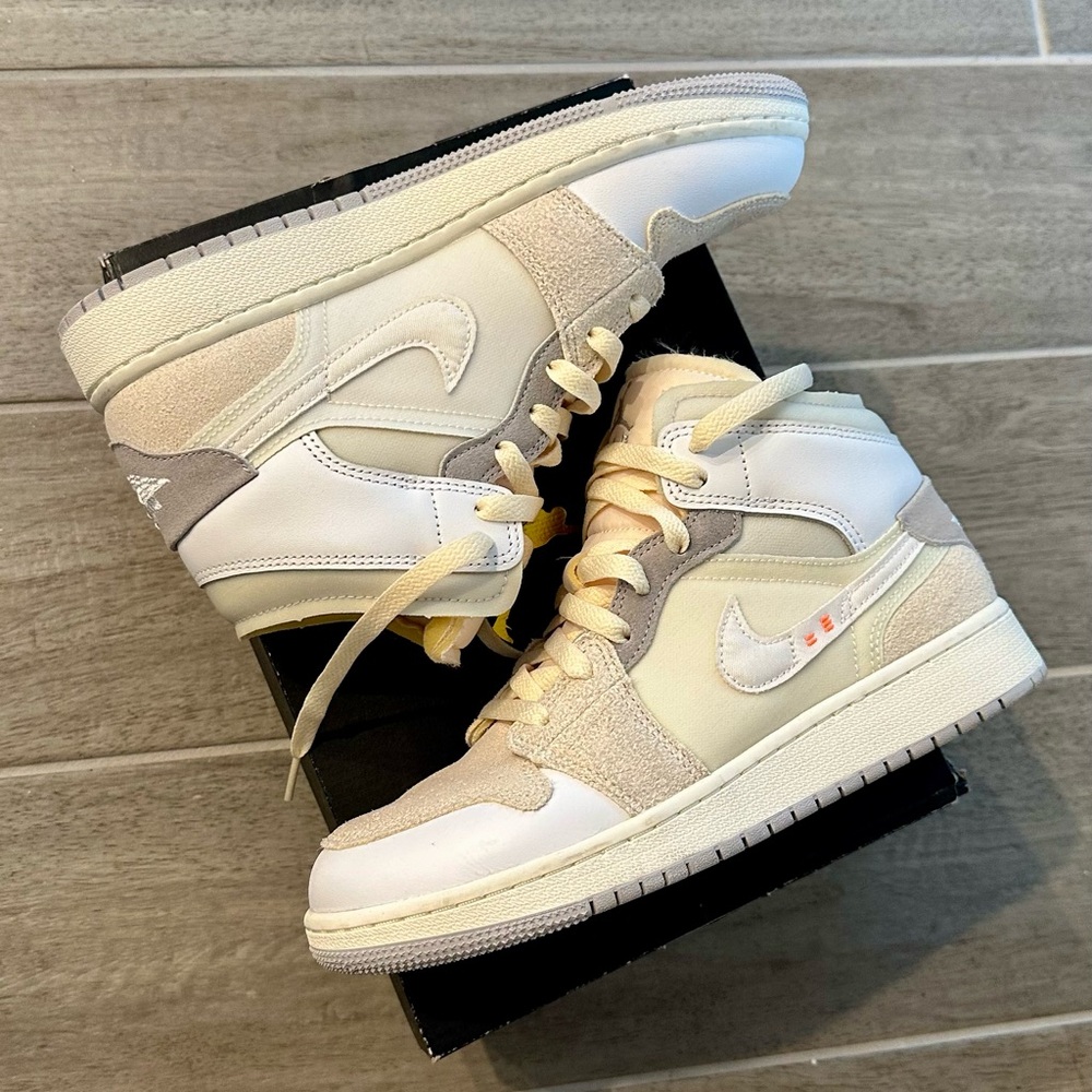 Nike Dunk High - Picture 2 of 8